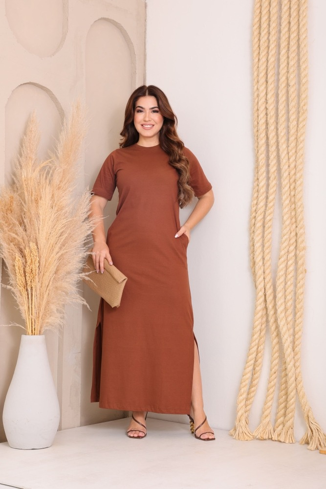 Vestido Longo Malha — Manga Curta com Fenda